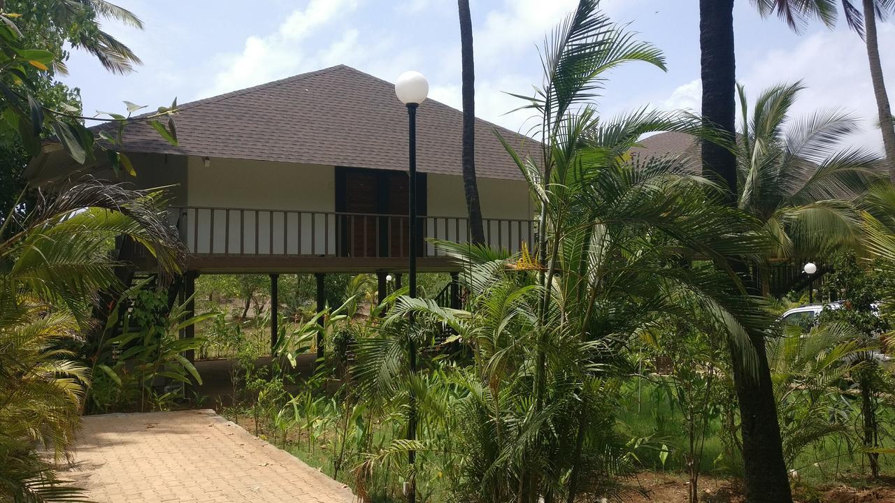 Exotica Beach Retreats Diveagar Diveāgar Exterior foto